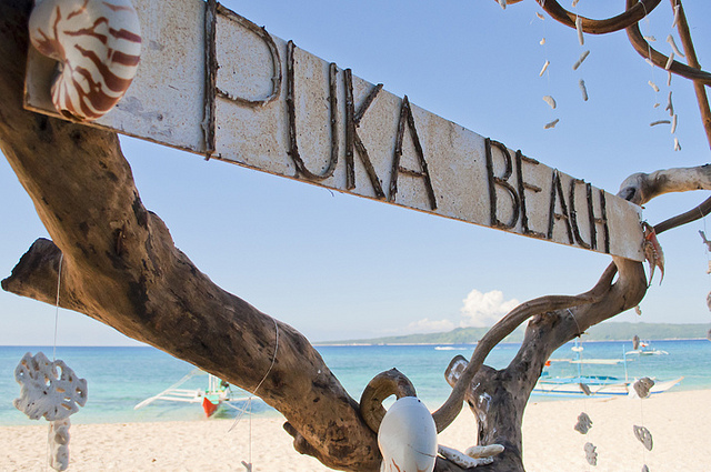 Welcome to Puka Beach... photo by Doun Dounell/Flickr